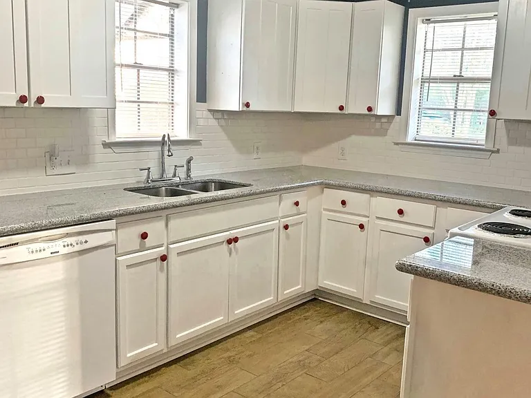 9231 Smith Rd — Photo 3
