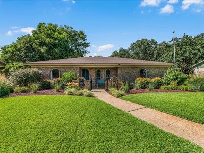 828 Spring Brook Dr, Bedford, TX, 76021