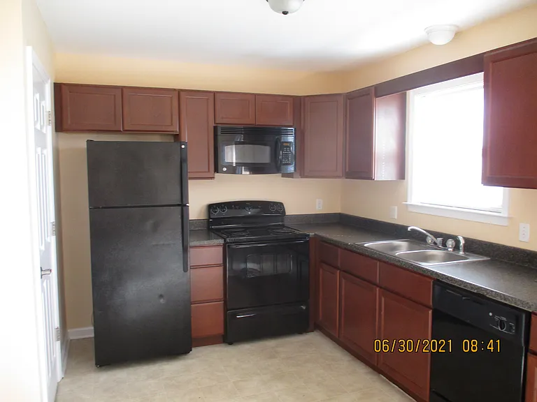 515 Leesburg Dr — Photo 5