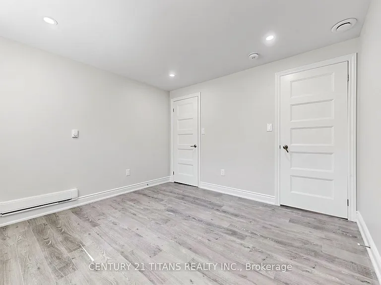 270 Forestwalk St #LOWER — Photo 22