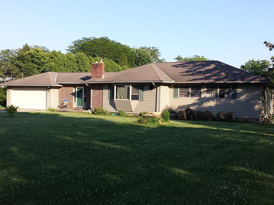 1st image of 382 Parklane Dr