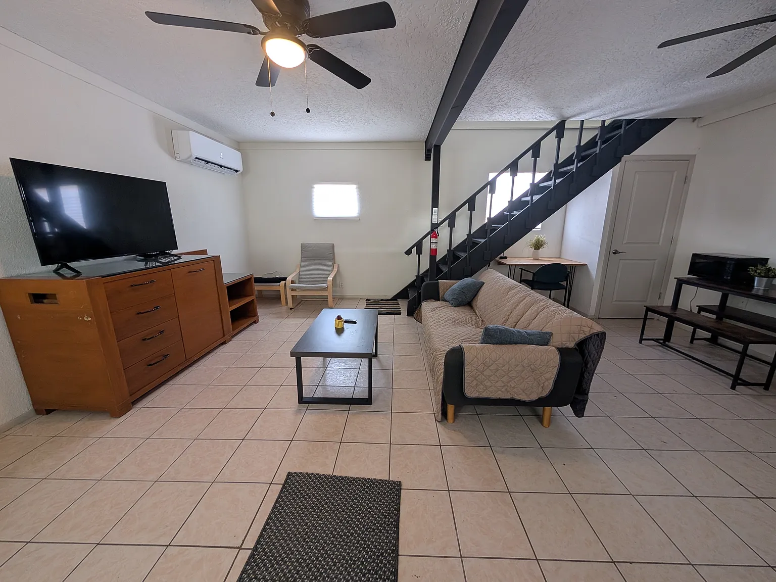 1 bed, 700 sqft, $1,300 — Photo 4