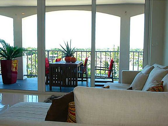 3rd image of 5401 Collins Ave APT 525