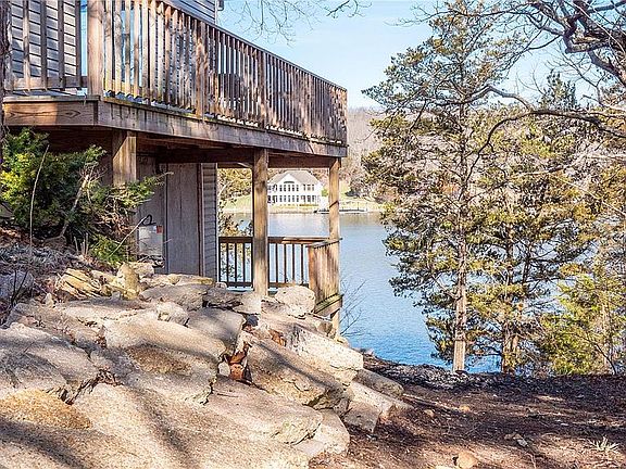3rd image of 1627 Lake Shore Dr