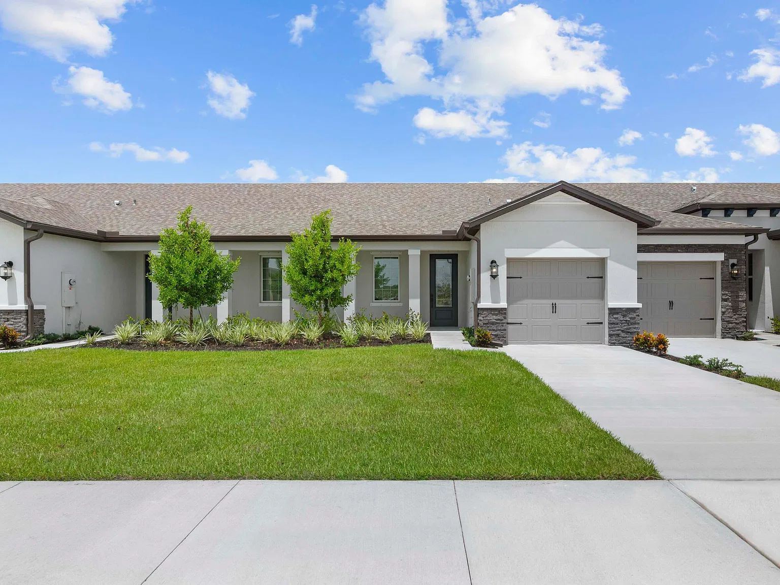 2 bed, 2.0 bath, 1249 sqft, $2,240 — Photo 1