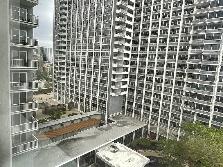 4250 N Marine Dr #1003 — Photo 30