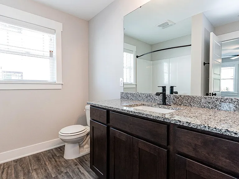 651 N O'Neil Street — Photo 3