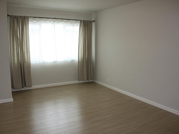 3rd image of 1400 Castro St APT 4