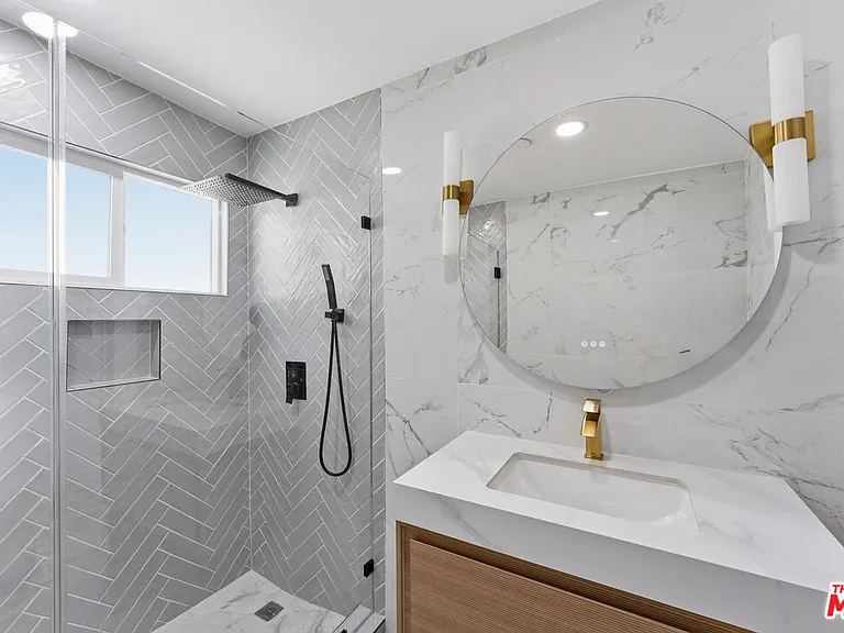929 N Stanley Ave #1 — Photo 17