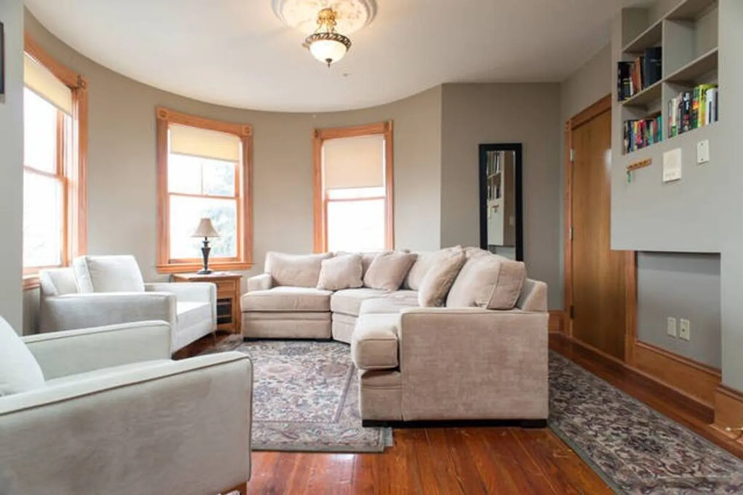 3 bed, 1.0 bath, $7,020 — Photo 1