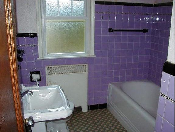 4th image of 2066 Margaret St N