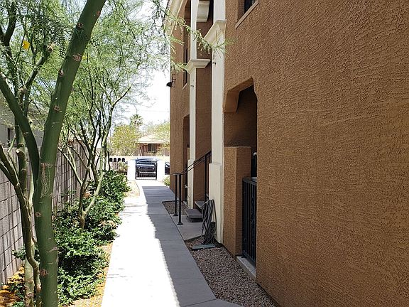 5th image of 1331 E Willetta St Unit 2