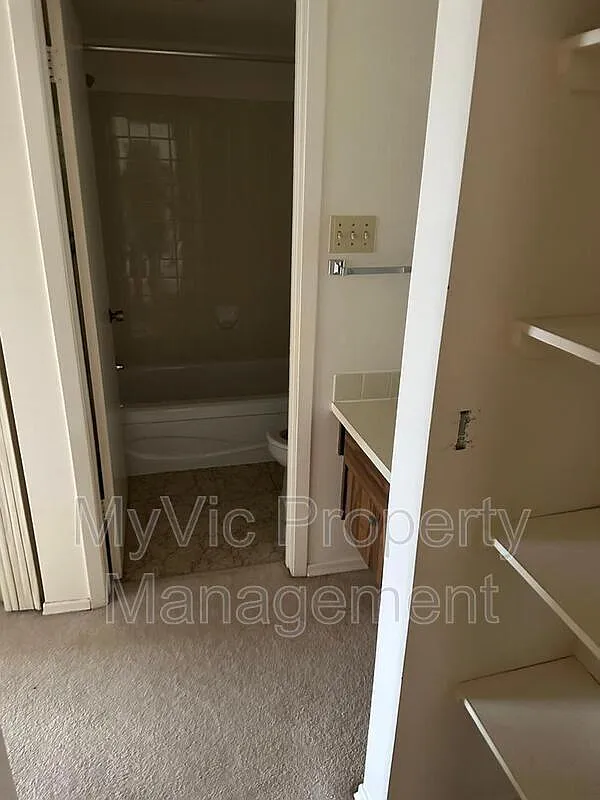 2 bed, 2.0 bath, $1,300 — Photo 4