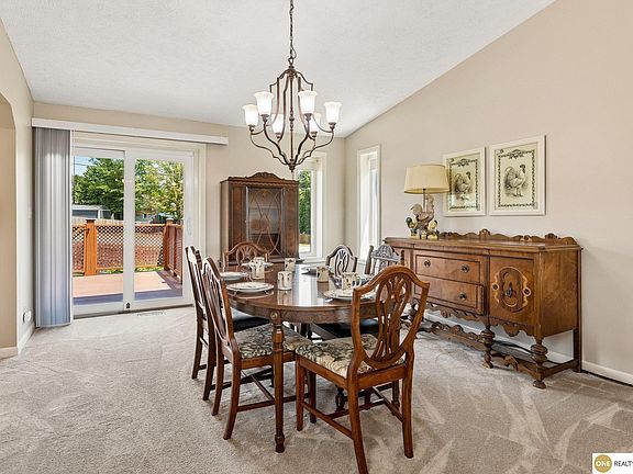 5th image of 111 Summerset Cir