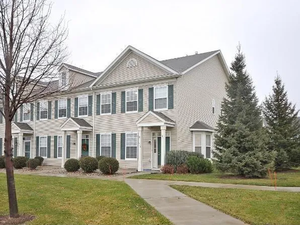 1716 Countryside Dr, Shakopee, MN 55379