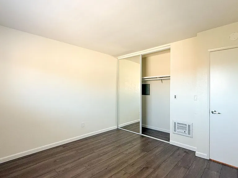 2625 Highland Ave — Photo 17