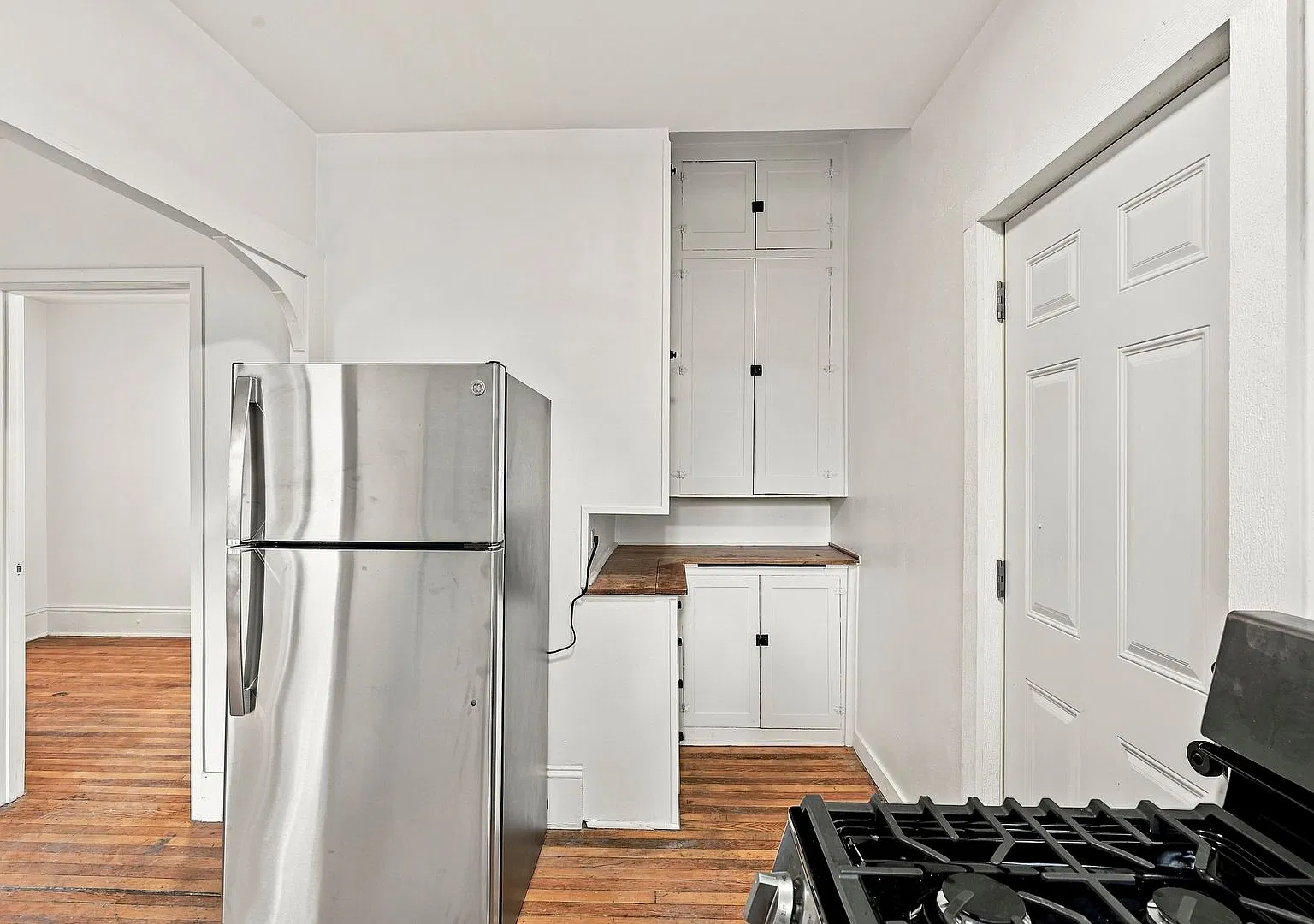 584 Mount Vernon Street — Photo 4