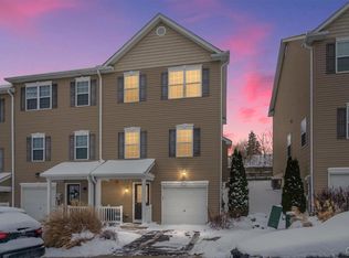 2272 Rising Hill Rd, Whitehall, PA 18052