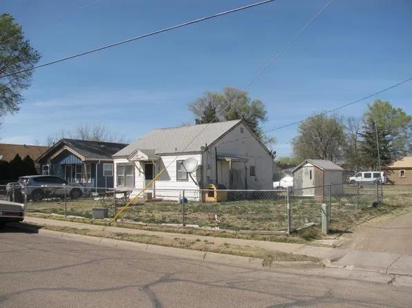 1407 Walker St, Garden City, KS 67846