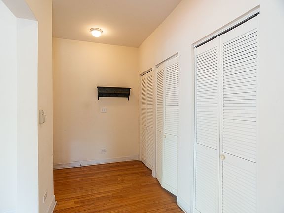 2nd image of 6101 N Glenwood Ave APT 1