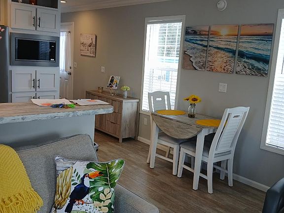 5th image of 37 Hopetown Rd #37