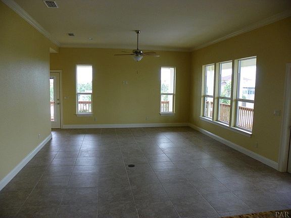 3rd image of 302 Panferio Dr