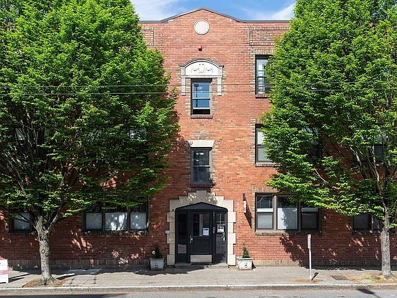 3rd image of 527 1st Ave N APT 303