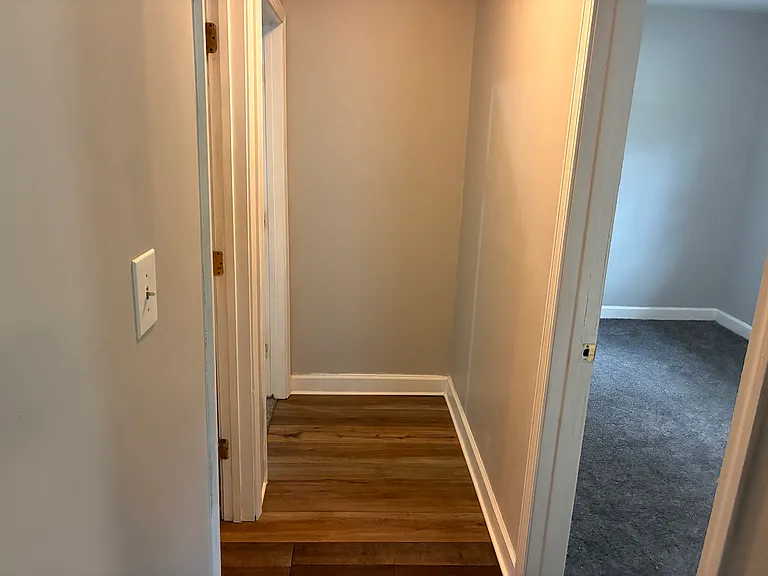 752 Hillsboro St — Photo 4