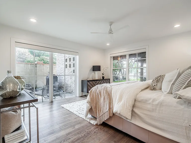 4102 University Blvd — Photo 11