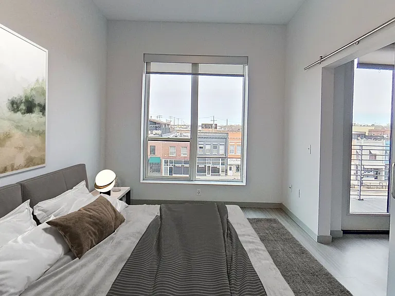 Block 600 — Photo 12