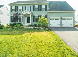 1255 Twin Ponds Dr, Upper Macungie Township, PA 18031
