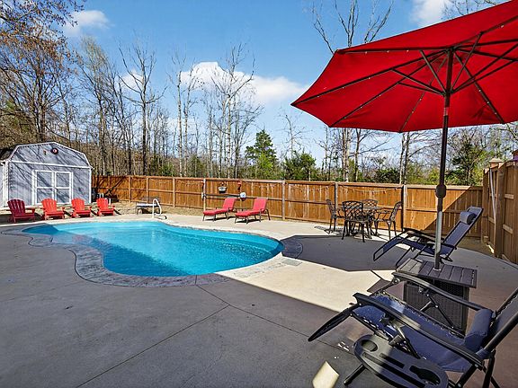 3rd image of 133 Lakeland Dr