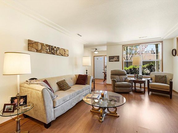 3rd image of 813 Boulder Creek Ln