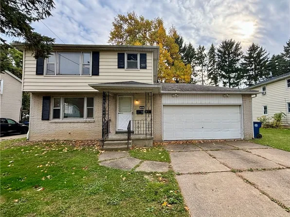93 Sunshine Dr, Amherst, NY 14228