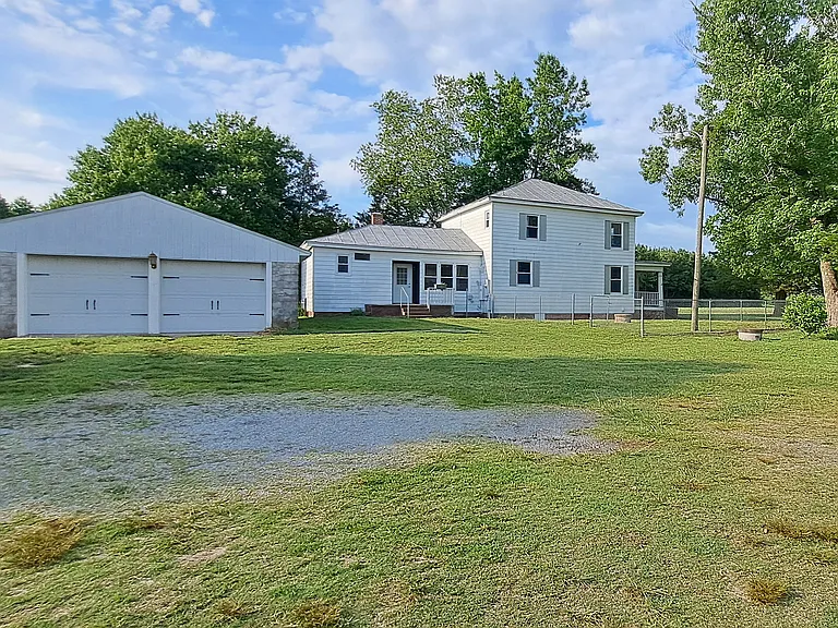 781 Kingsale Rd — Photo 1