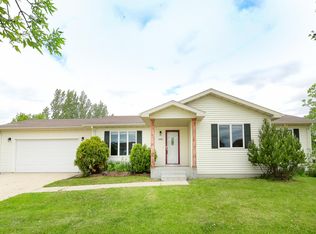 5296 7th Ave N, Grand Forks, ND 58203