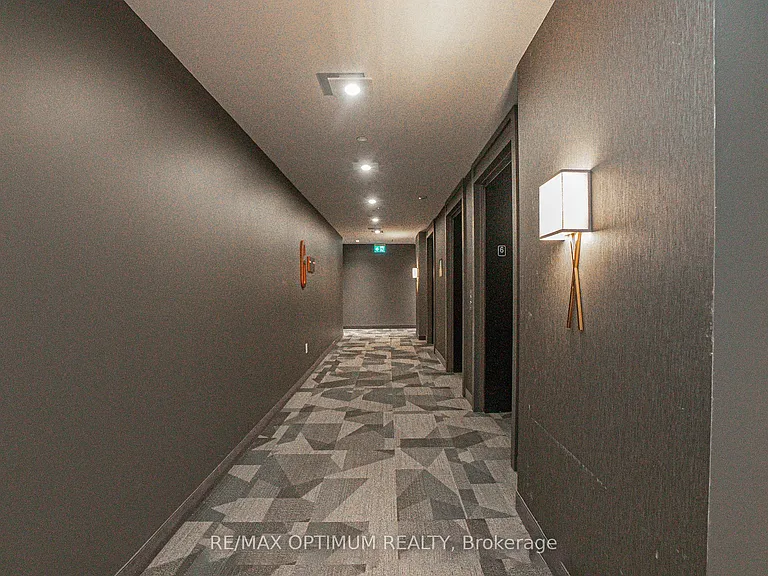 15 Wellington St #603 — Photo 2