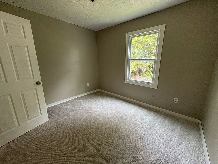 4224 Fairview Dr — Photo 13