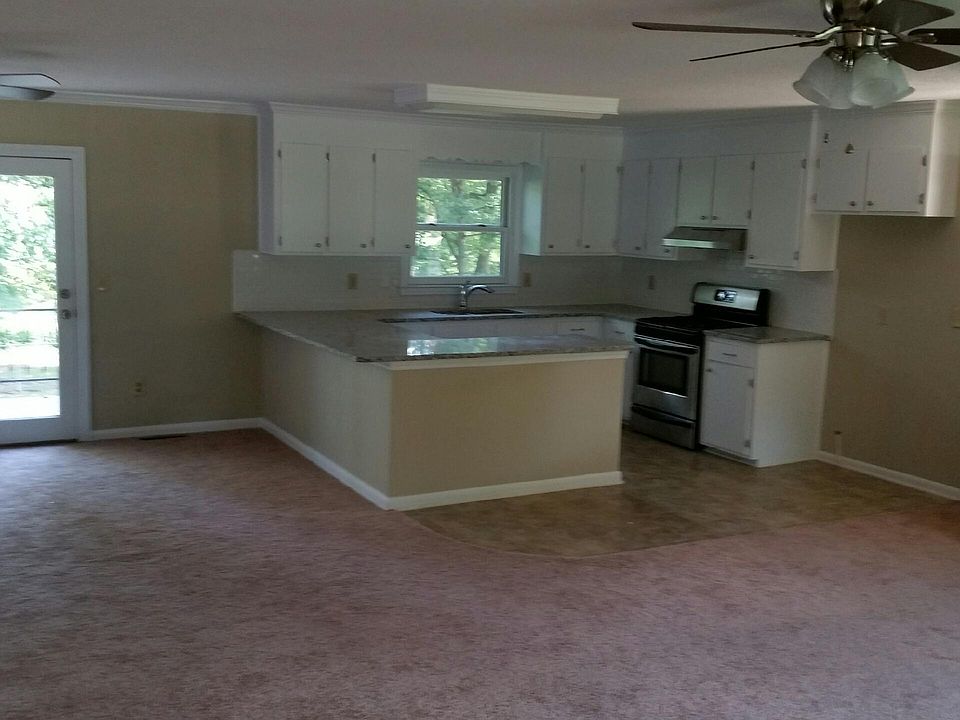 Kitchen with Granite