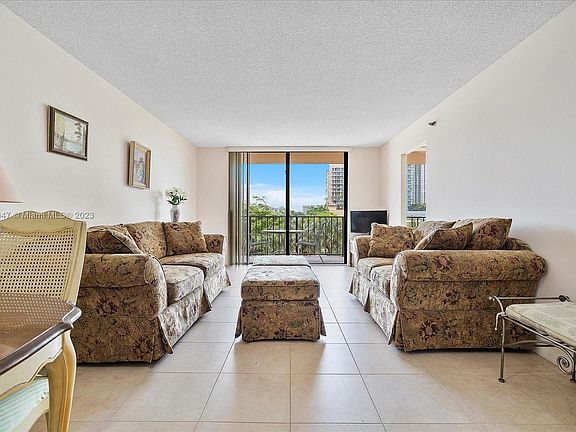 3rd image of 210 174th St APT 416