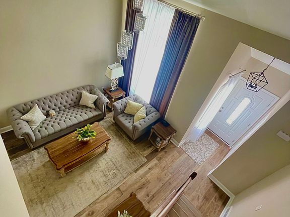 5th image of 321 Milford Ct