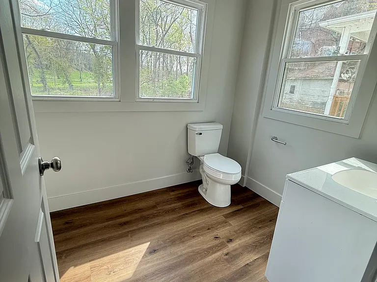 1024 W Muskingum Ave — Photo 4