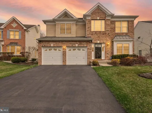 18 Devonshire Dr, Princeton, NJ 08540