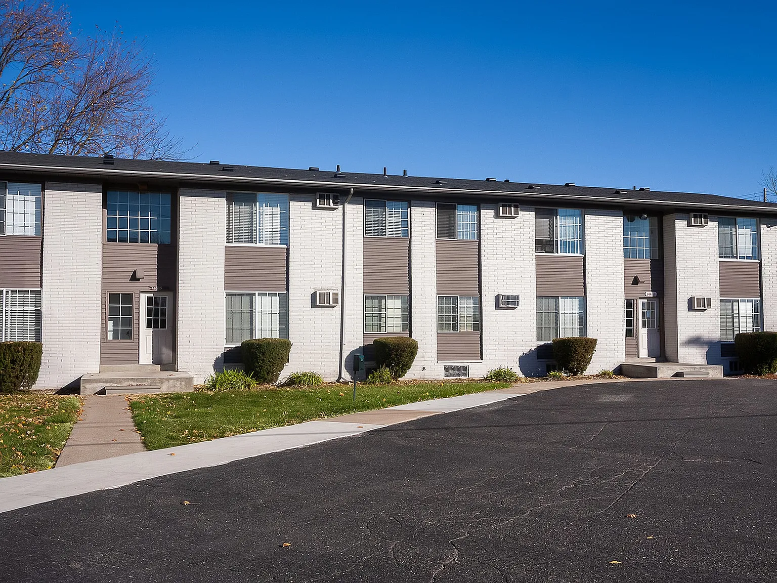 Poet Place Apartments — Photo 3