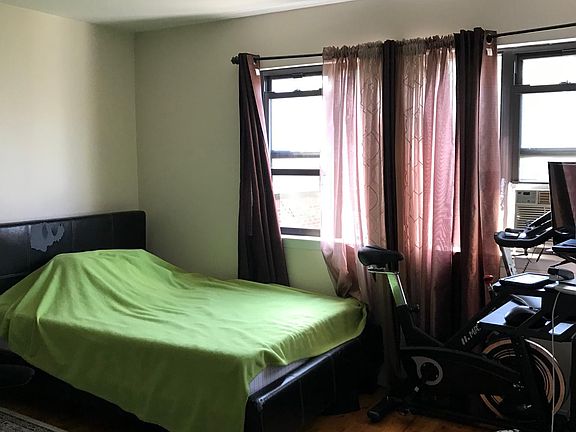 5th image of 8454 Homelawn St
