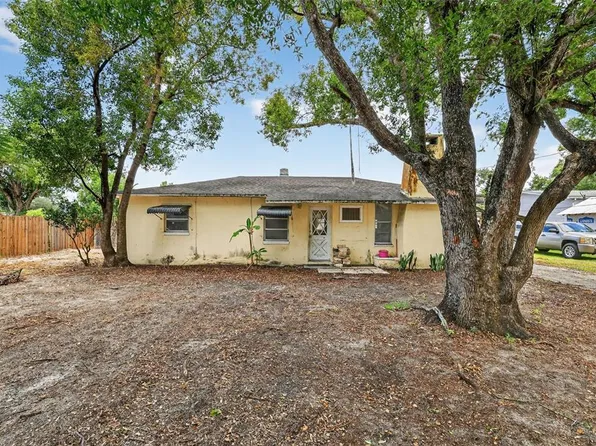 37421 Lupine Dr, Zephyrhills, FL 33541