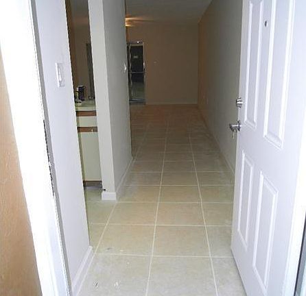 3rd image of 8000 SW 21st Ct