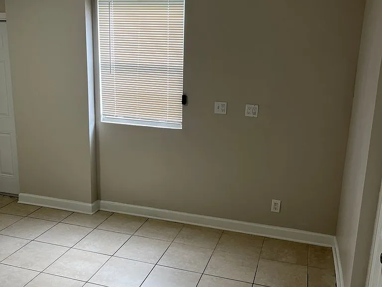 511 W Palm St — Photo 9