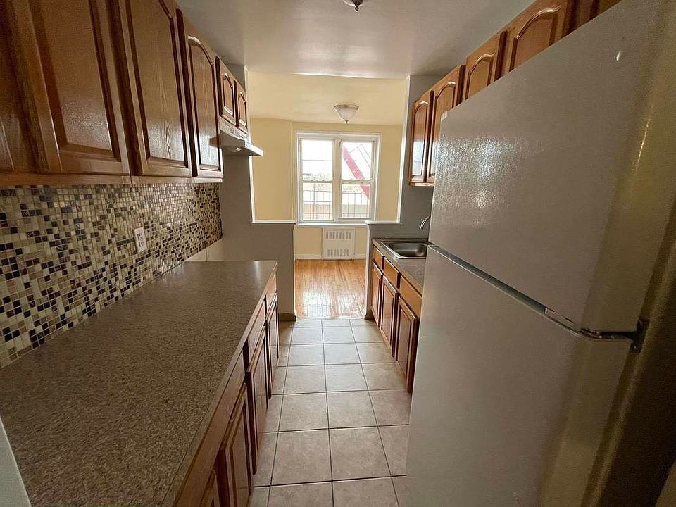 1st image of 33-37 Parsons Blvd #6