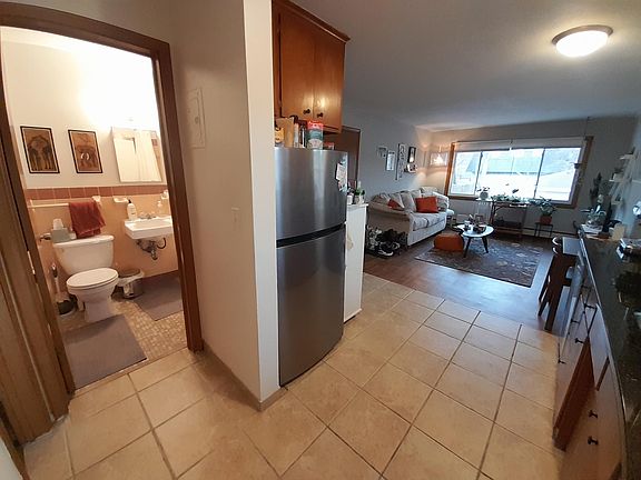 5th image of 338 18th Ave NE APT 7
